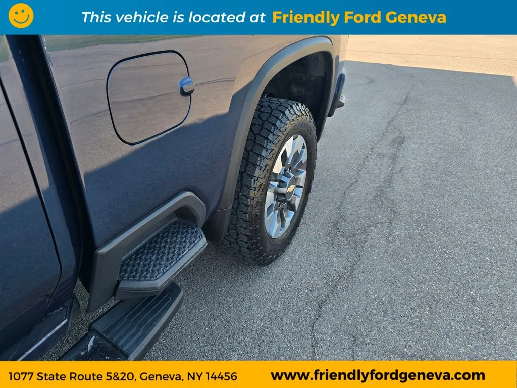 Used 2021 Blue Chevrolet Custom image 10