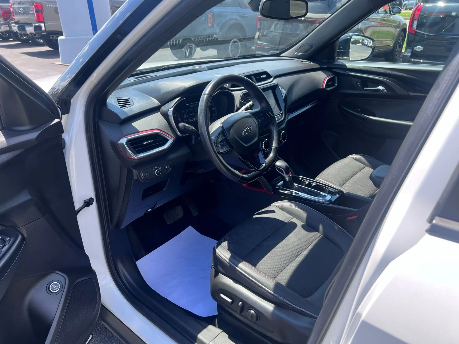 Used 2021 Iridescent Pearl Tricoat Chevrolet RS image 24