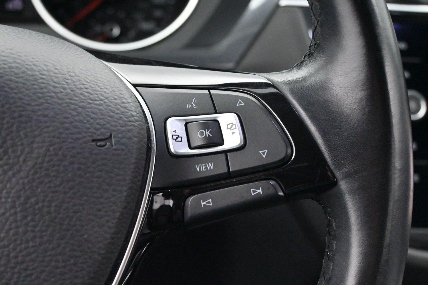 Used 2019 Pure White Volkswagen SEL image 19