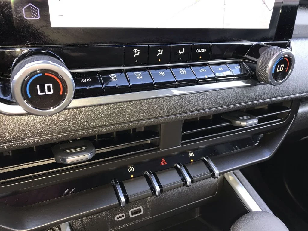 Used 2026 White Chevrolet Trail Boss image 19