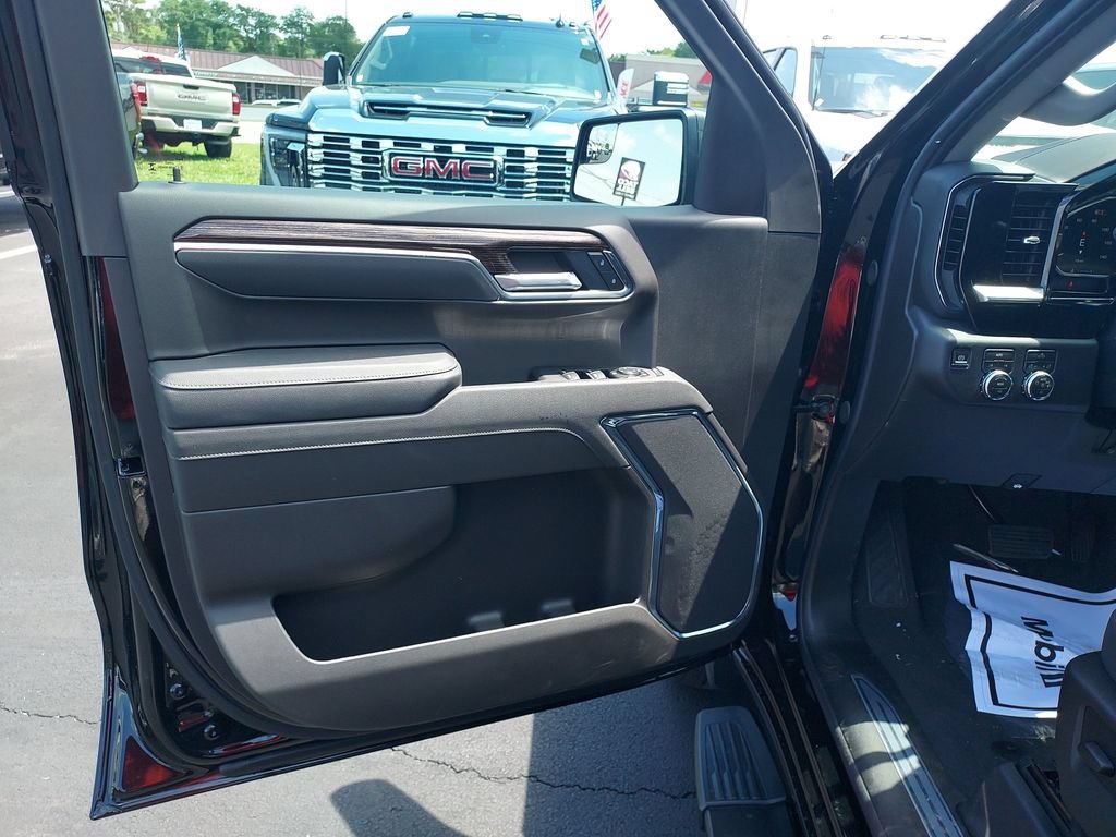 New 2026 Onyx Black GMC Elevation image 10