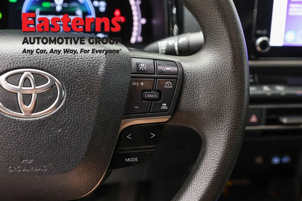 Used 2025 White Toyota LE image 15