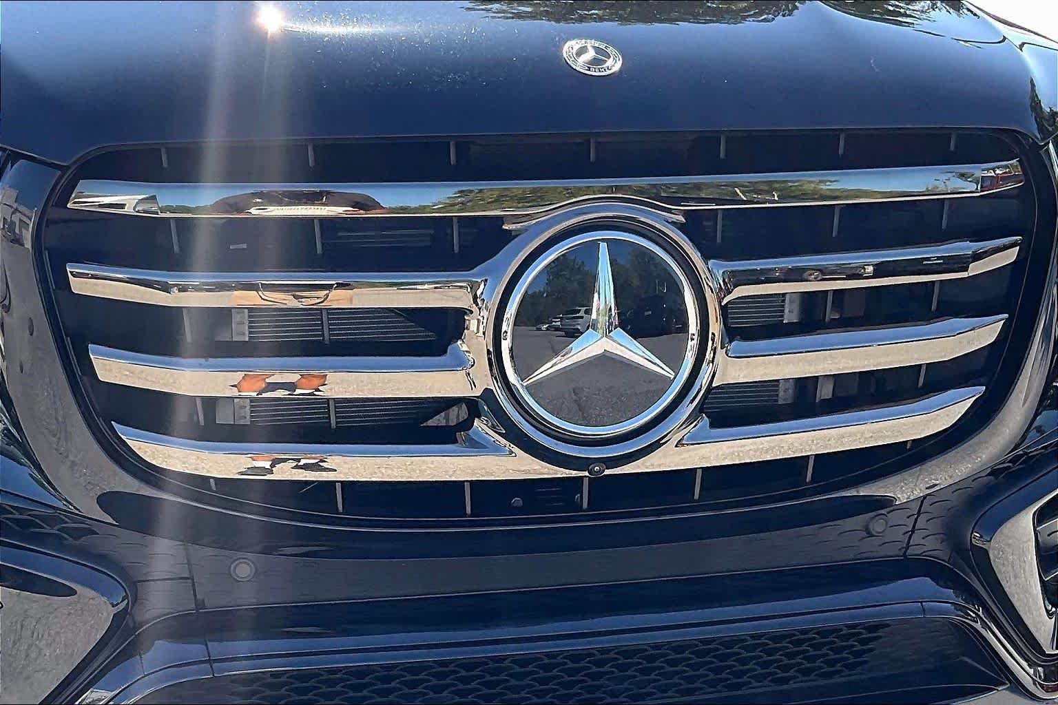 Used 2026 Obsidian Black Metallic Mercedes-Benz GLS 450 image 32
