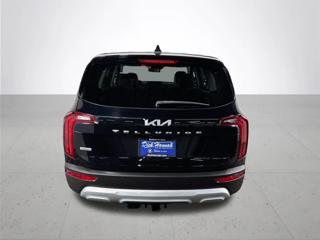 Used 2022 Black Kia LX image 7