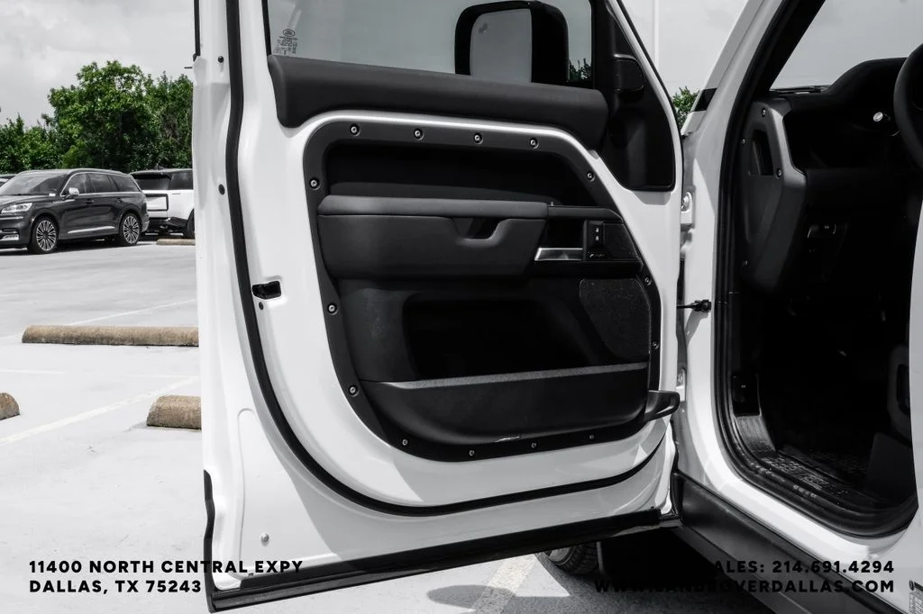 New 2026 Fuji White Land Rover S image 47