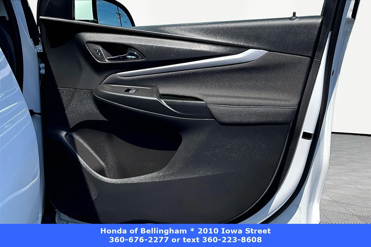 Used 2023 Summit White Chevrolet LT image 22