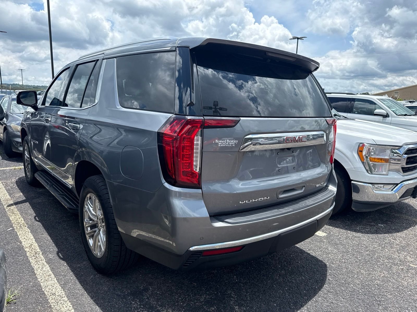 Used 2022 Gray GMC SLT image 3