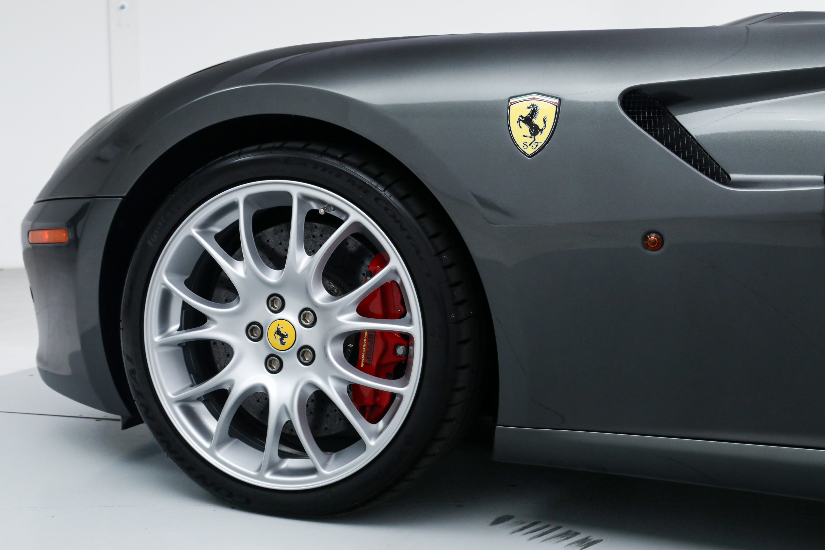 Used 2009 Gray Ferrari  image 16