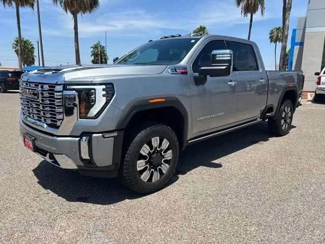 Used 2025 Sterling Metallic GMC Denali image 3