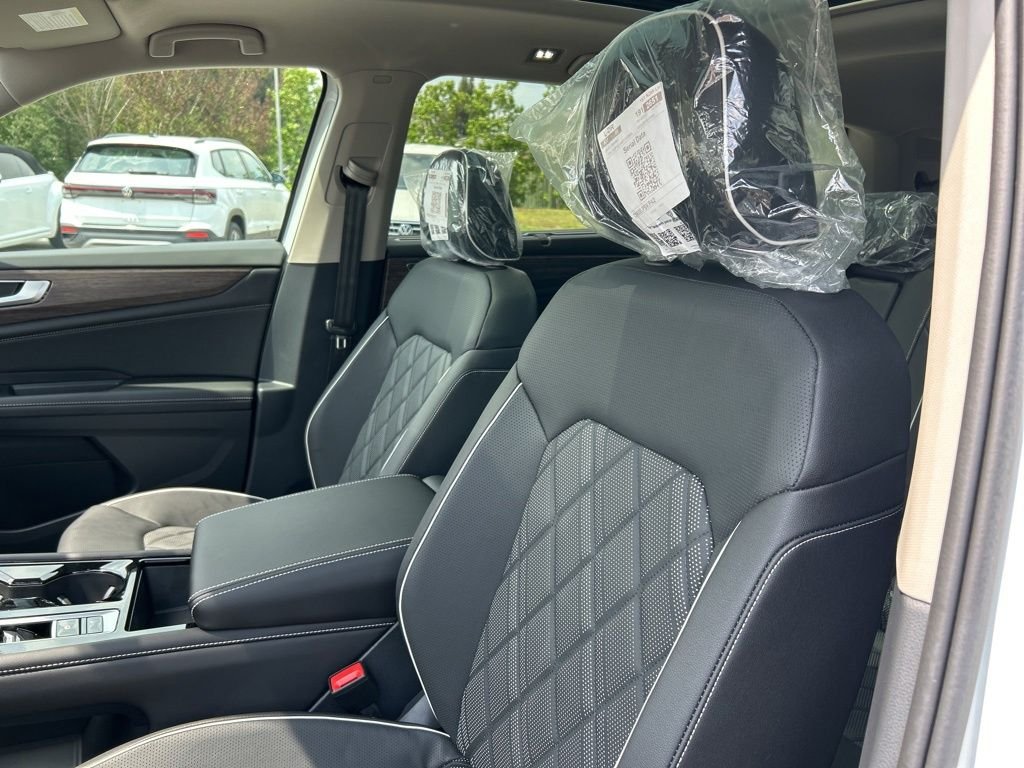 New 2026 White Volkswagen 2.0T SEL Premium R-Line image 22