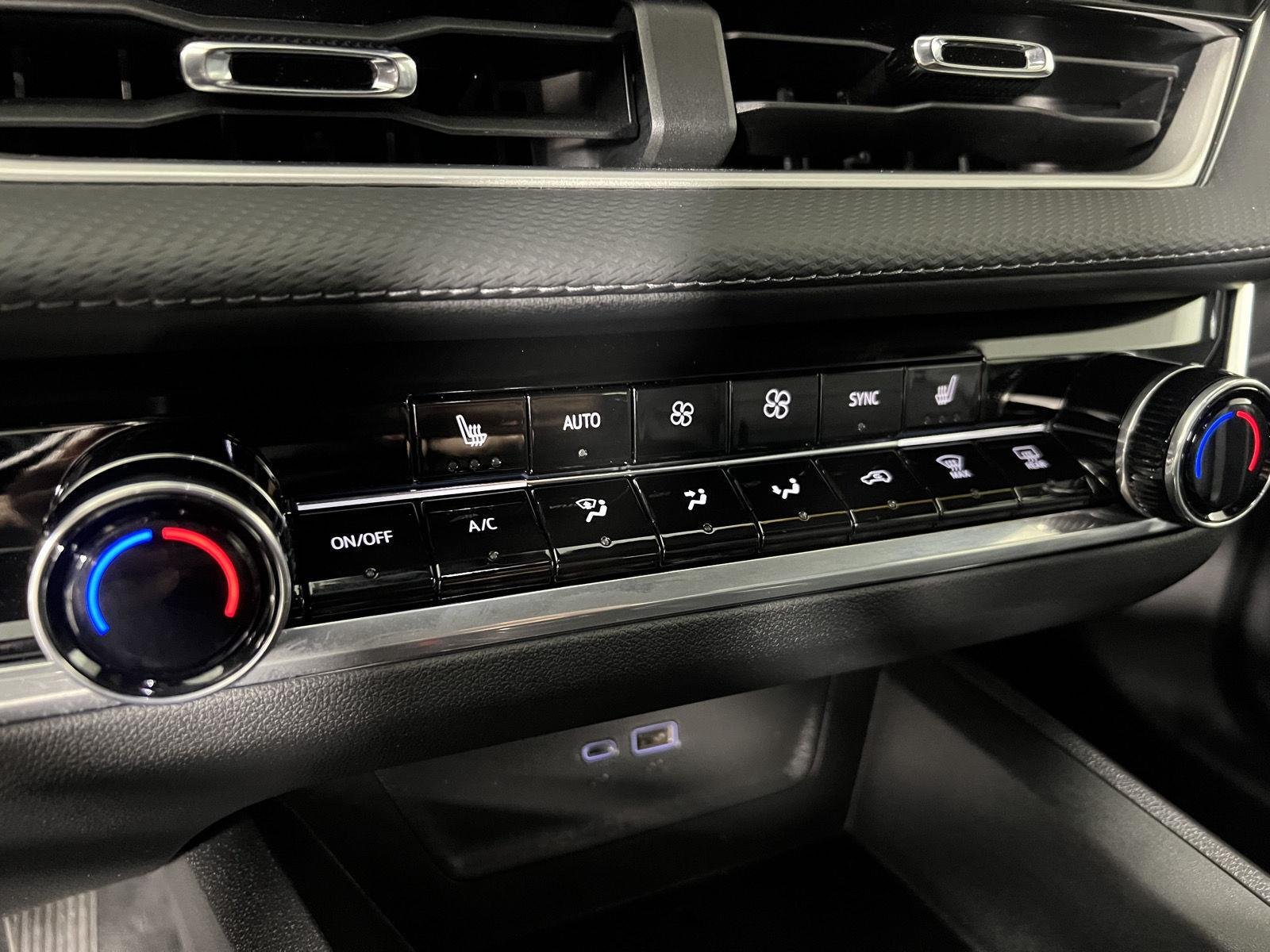 New 2026 Mosaic Black Metallic Chevrolet LT image 31