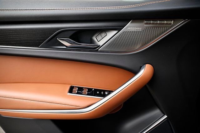 2026 Jaguar F-Pace R-Dynamic S - Photo 13