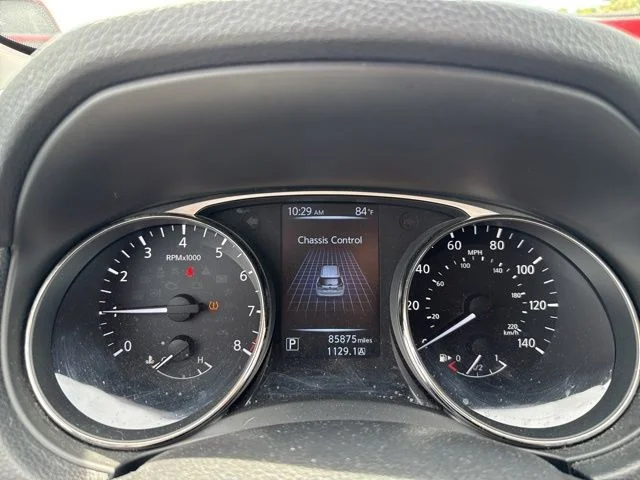 Used 2016 White Nissan SV image 36