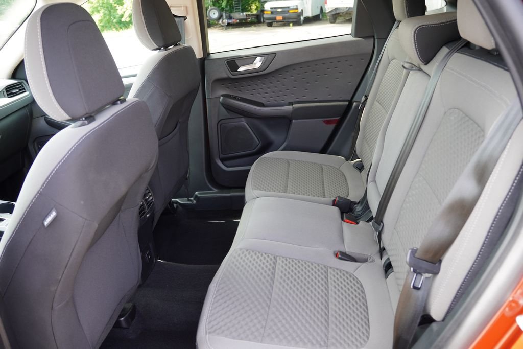 Used 2020 Sedona Orange Metallic Ford SE image 17
