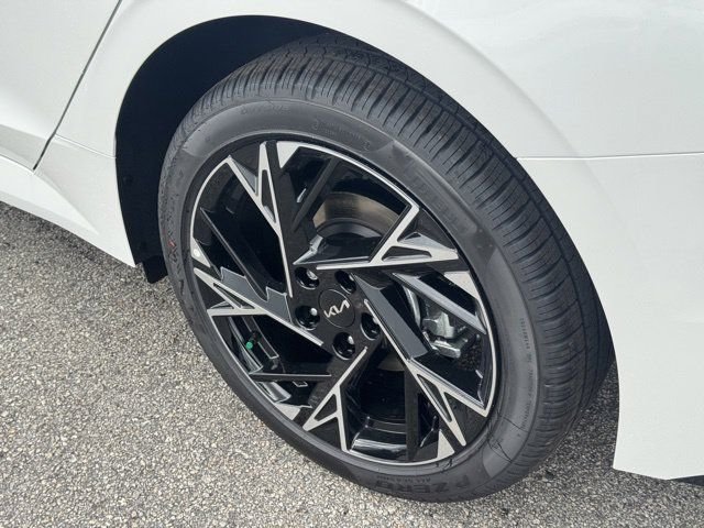 New 2026 Snow White Pearl Kia GT-Line FWD image 7