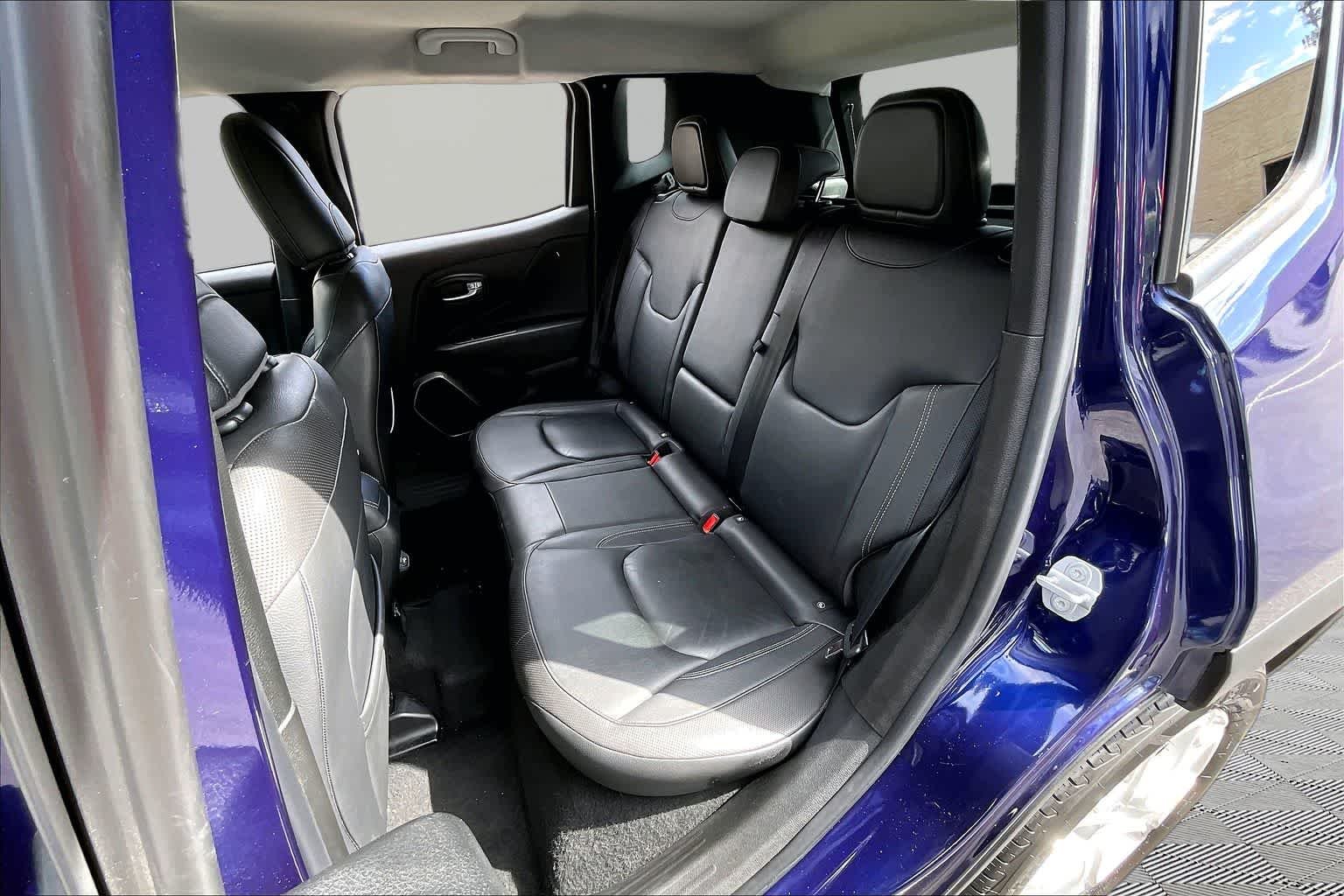 Used 2018 Jetset Blue Jeep Limited image 21