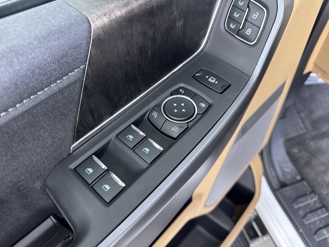 New 2026 Star White Metallic Tri-Coat Ford Lariat image 14