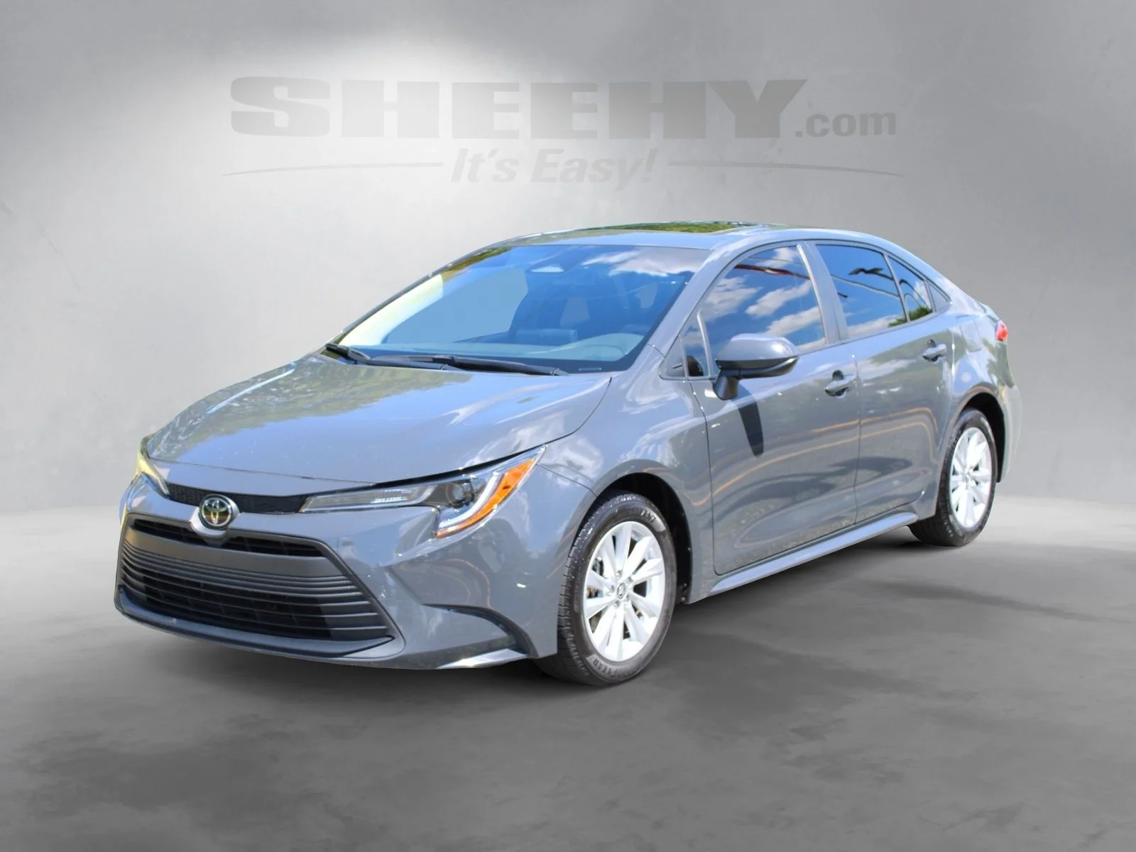Used 2023  Toyota LE image 16