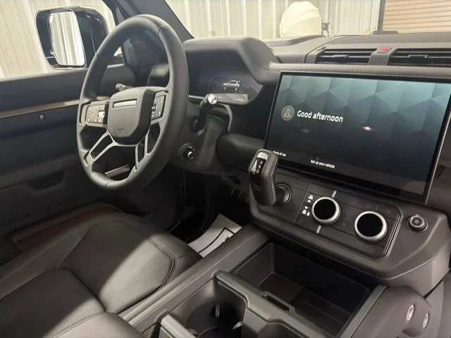 New 2026 Gondwana Stone Metallic Land Rover X-Dynamic SE image 23