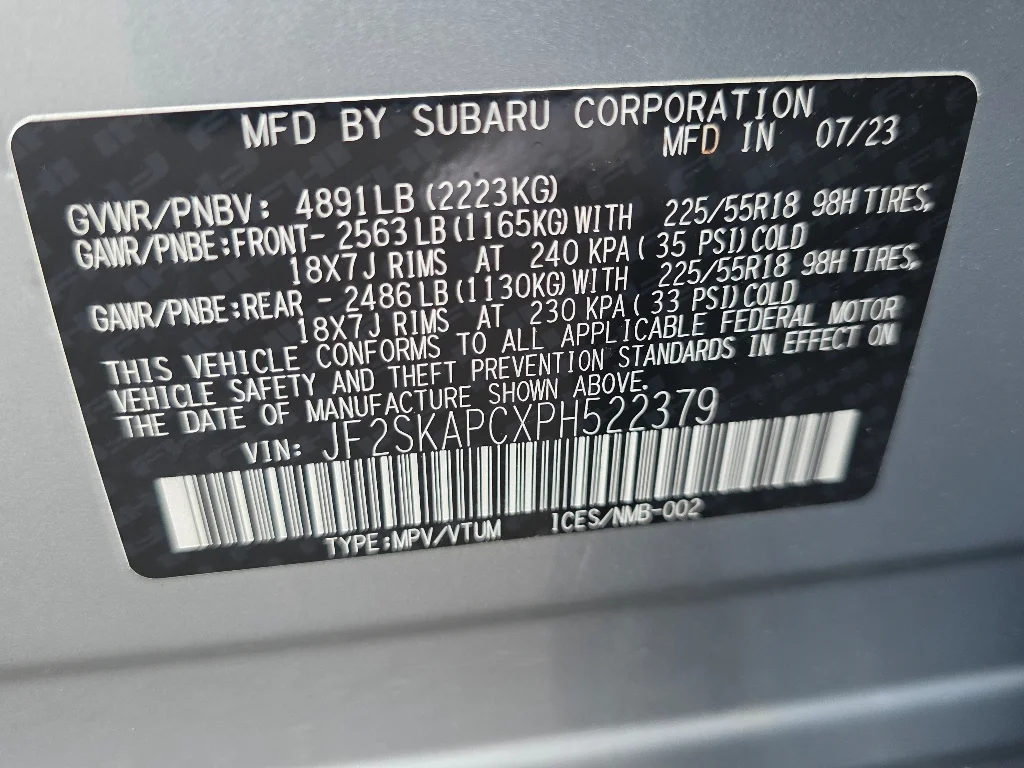 Used 2023 Ice Silver Metallic Subaru Limited image 36