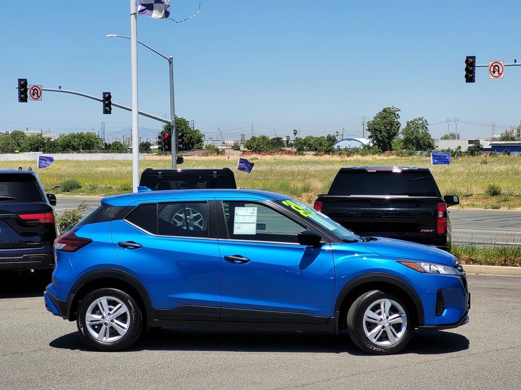 Used 2024 Blue Nissan S image 3