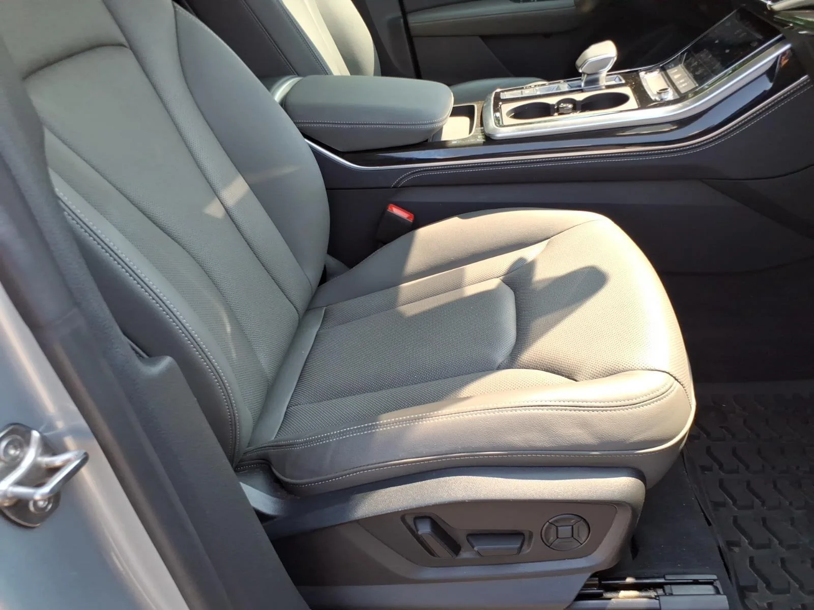 Used 2025 Satellite Silver Metallic Audi Premium Plus image 24