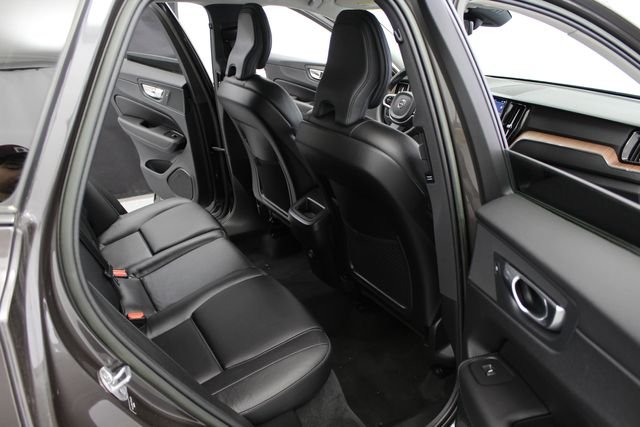2023 Volvo XC60 Plus - Photo 16