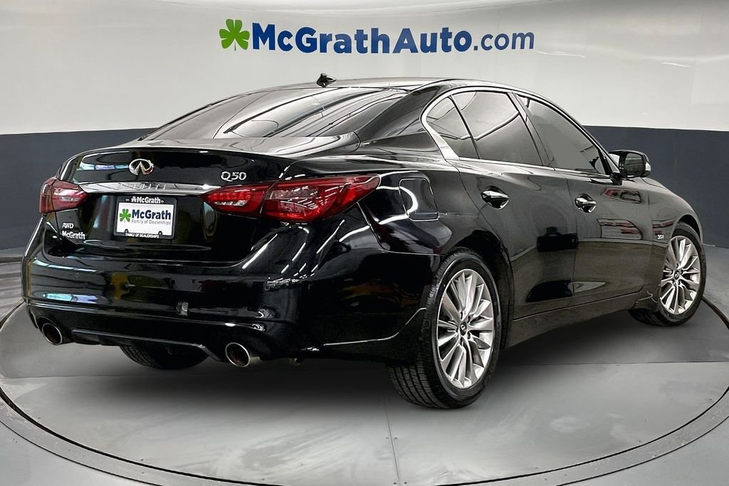 Used 2018 Black INFINITI 3.0t LUXE image 16