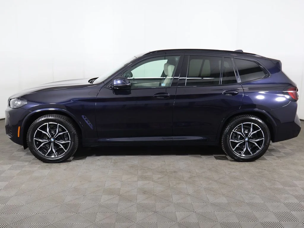 Used 2022 Carbon Black Metallic BMW xDrive30i image 19