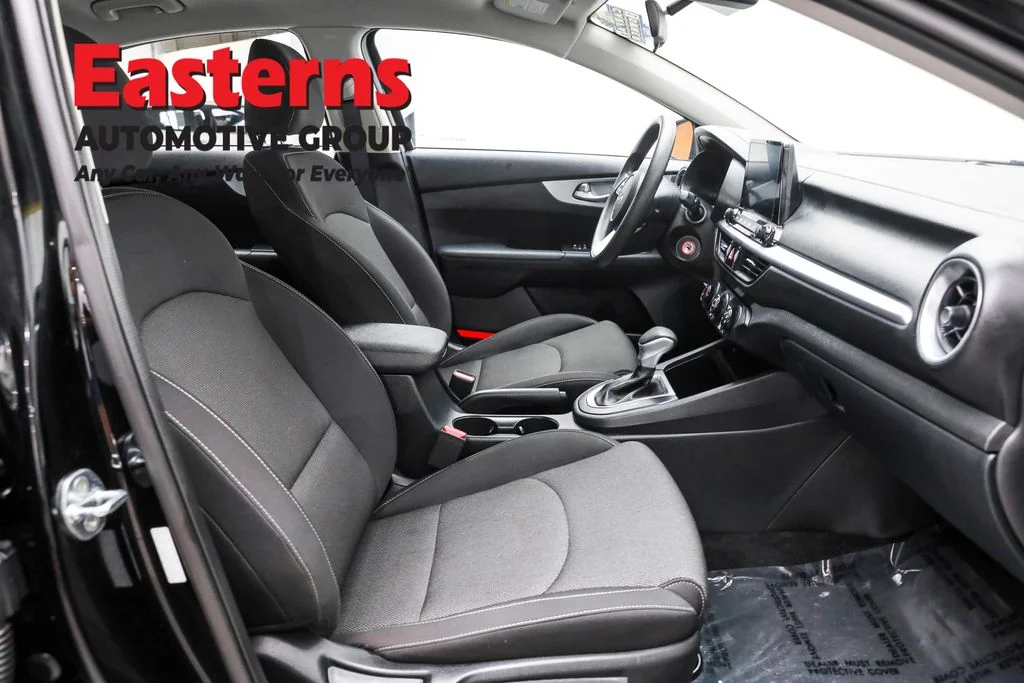 Used 2023 Black Kia LXS image 23