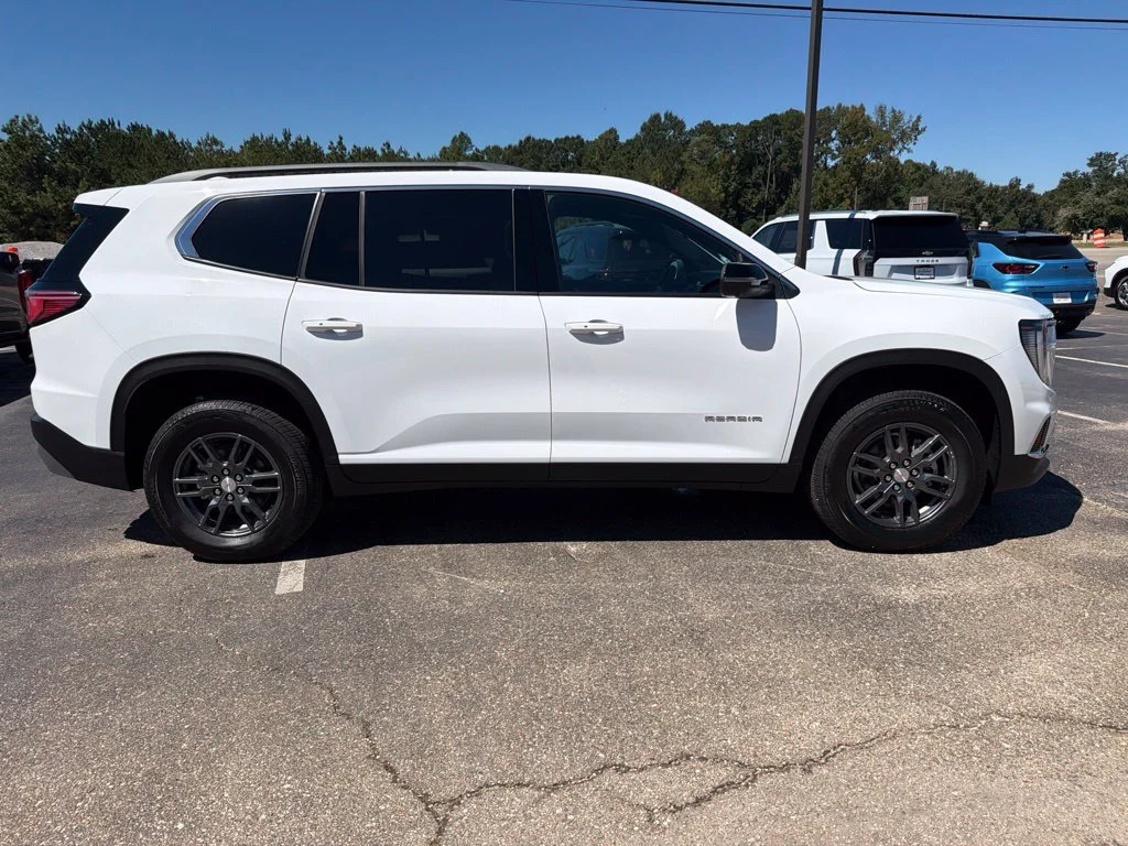New 2027 Summit White GMC Elevation image 7