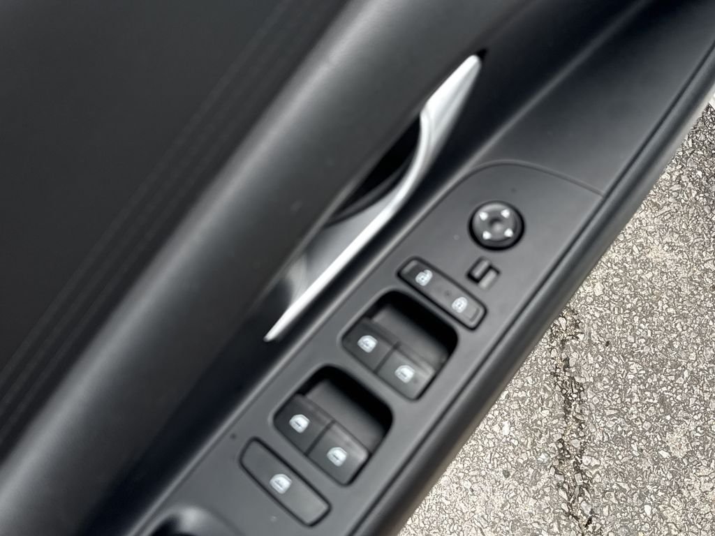 2022 Hyundai Elantra Blue - Photo 18