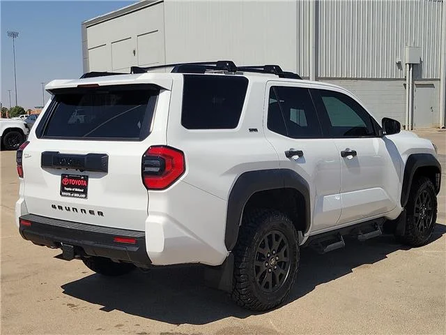 Used 2025 Ice Cap Toyota SR5 4x2 image 3