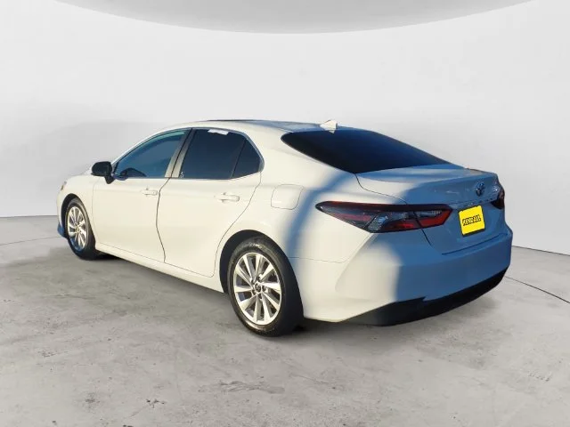 Used 2022 White Toyota LE image 7