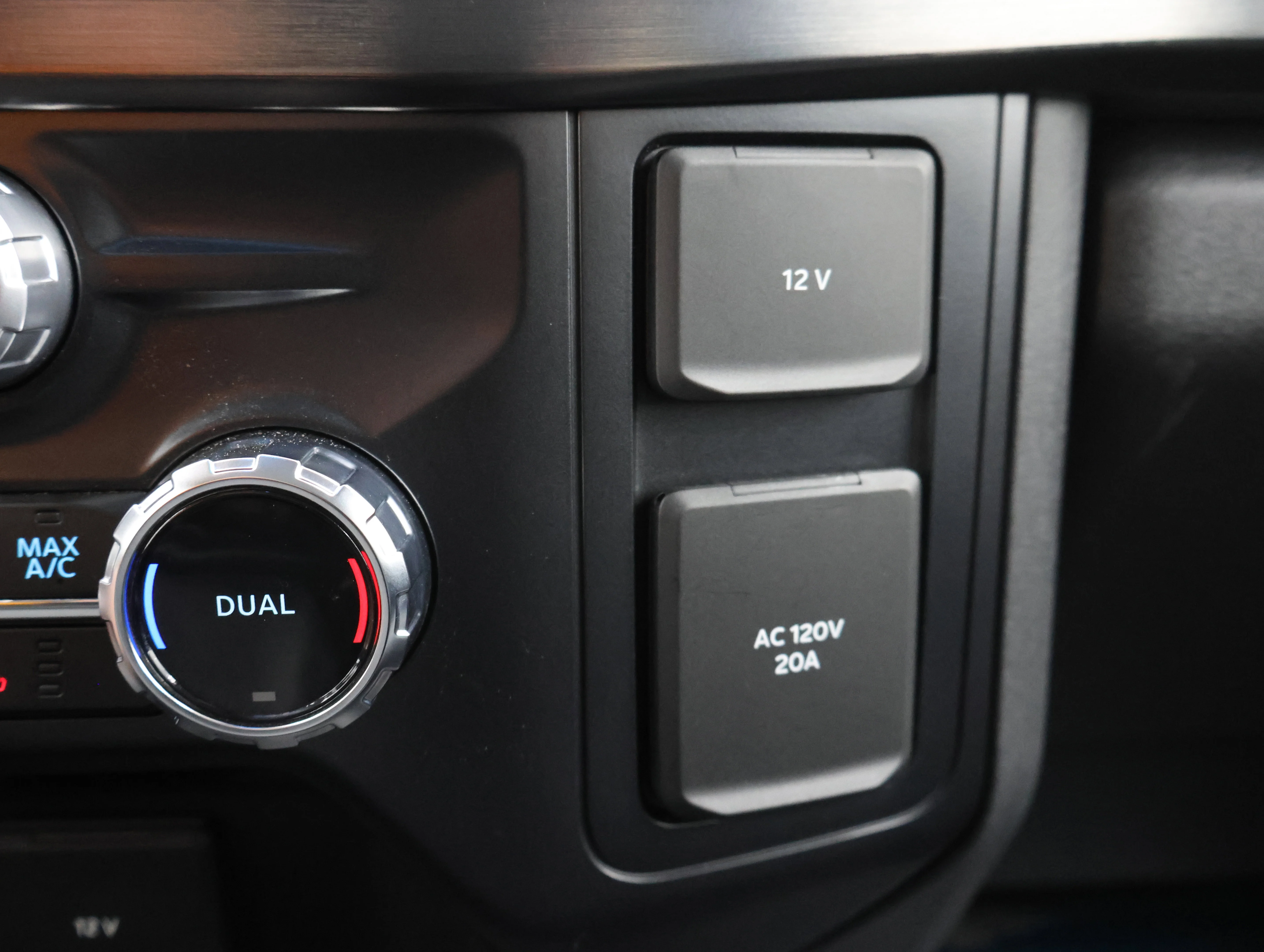 Used 2024 Oxford White Ford Lariat image 62