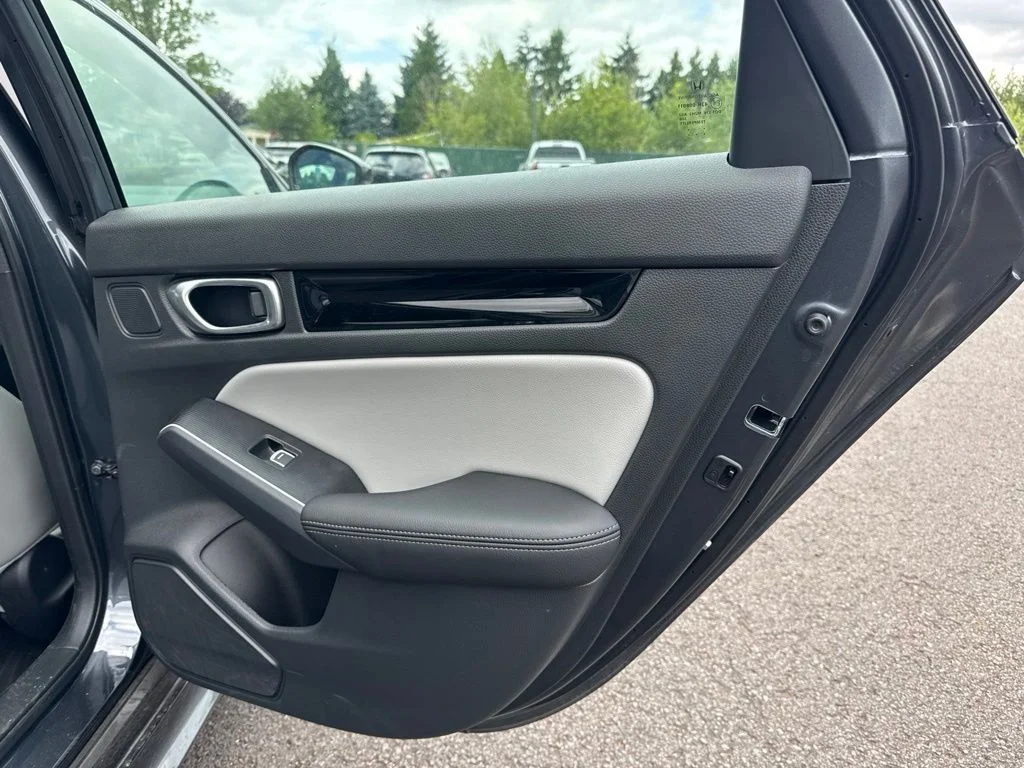 Used 2026 Meteorite Gray Metallic Honda Sport Touring image 23