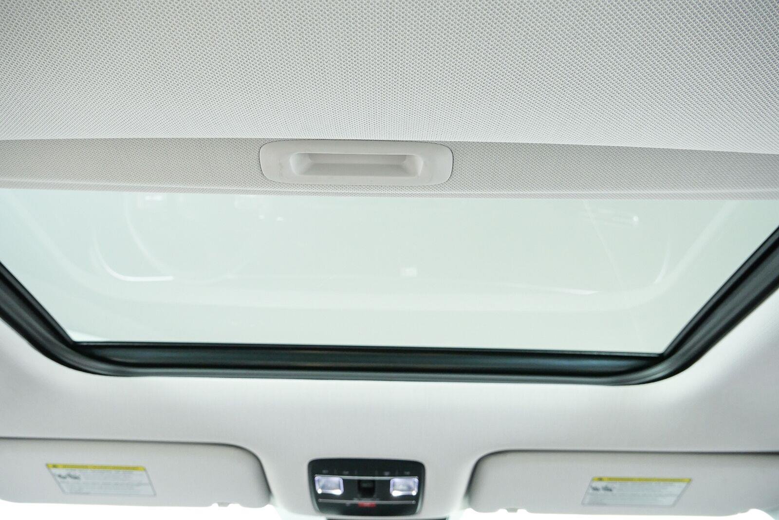 New 2026 Titan Green Hyundai SEL Premium FWD image 21