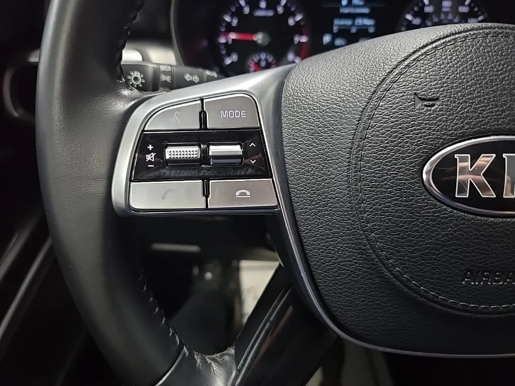 Used 2020 Silver Kia S image 20