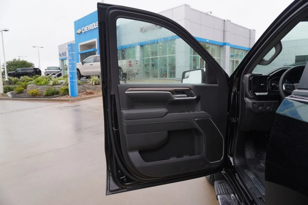 2026 Chevrolet Silverado 1500 LT - Photo 15