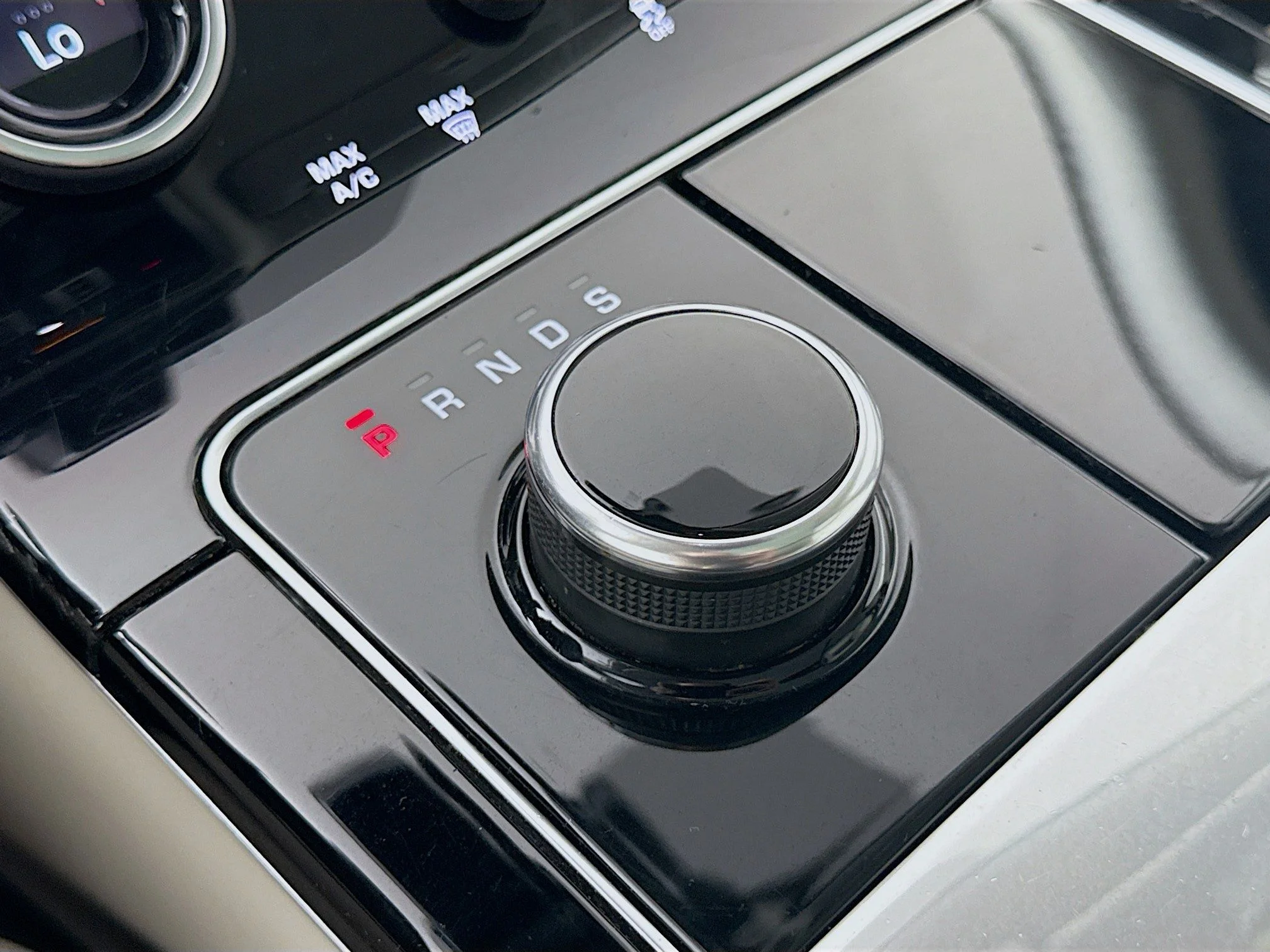 Used 2020 White Land Rover S image 20