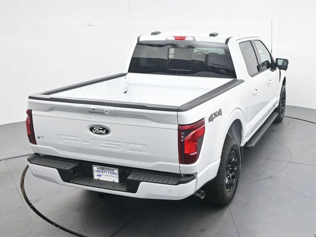 New 2026 Oxford White Ford XLT image 27