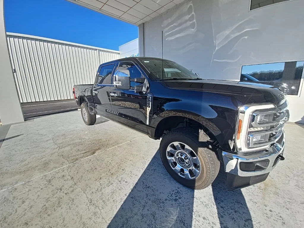 Used 2026 Agate Black Metallic Ford XL image 6