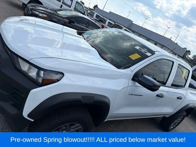 Used 2025 White Chevrolet Trail Boss image 4
