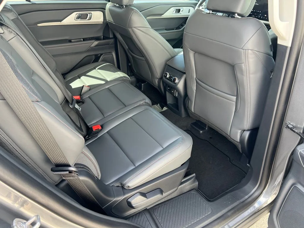 New 2026 Carbonized Gray Metallic Ford Active image 27
