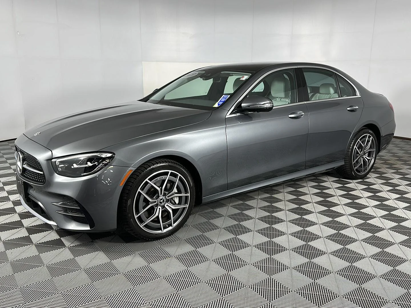 Used 2023 MANUFAKTUR Selenite Gray Magno Mercedes-Benz E 450 image 7