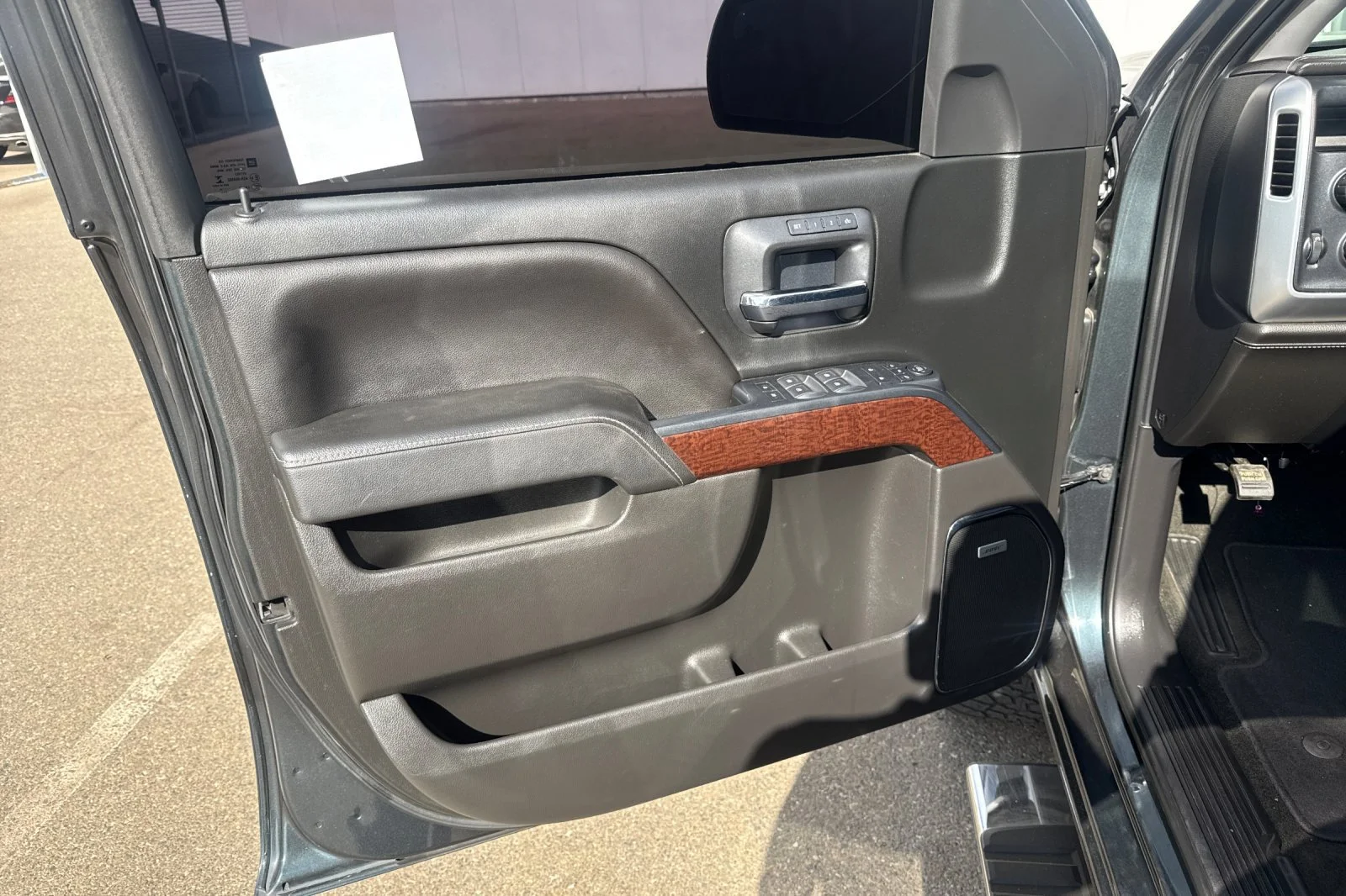 Used 2018 DARK SLATE METALLIC GMC SLT image 8