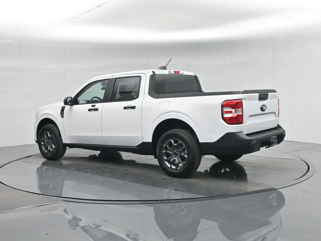 New 2026 Oxford White Ford XLT image 6