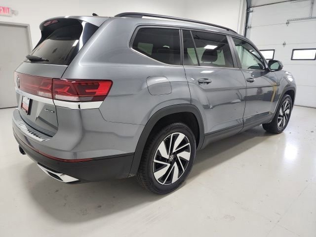 Used 2024 Platinum Gray Metallic Volkswagen 2.0T SE w/Technology image 9