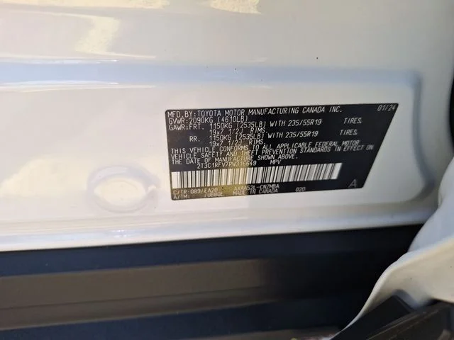 Used 2024 Beige Toyota XLE Premium image 29