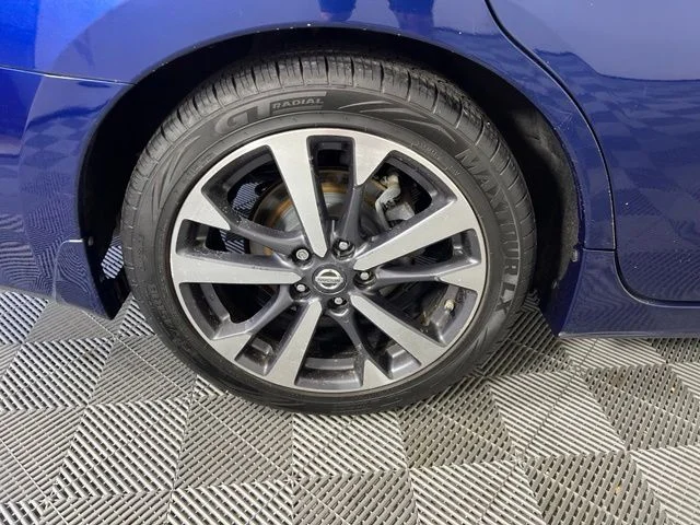 Used 2016 Deep Blue Pearl Nissan 2.5 SR image 31